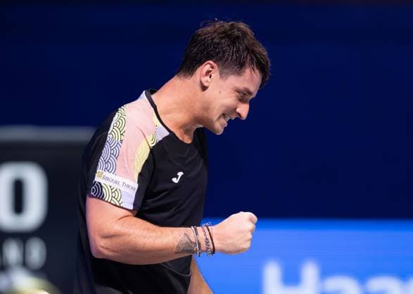 Camilo Ugo Carabelli ARG makes a fist and cheers, cheers, joy, emotion Tennis ERSTE BANK OPEN 2025 ATP 500 Stadthalle Vienna Austria 21 October 2025 Copyright: xJuergenxHasenkopfx