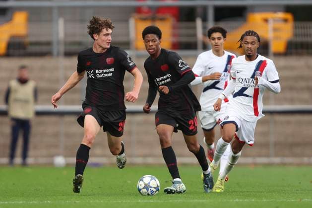 Jonah Berghoff (Bayer Leverkusen U19), Nebe-Sirak Domnic (Bayer Leverkusen U19) und Mathis JangÃ al (FC Paris Saint-Germain U19) battle for the ball during the UEFA Youth League 2025 26 match between Bayer 04 Leverkusen and Paris Saint-Germain on October 21, 2025 in Leverkusen, Germany. (Photo by Oliver Kaelke DeFodi Images) Jonah Berghoff Bayer Leverkusen U19 , Nebe Sirak Domnic Bayer Leverkusen U19 and Mathis JangÃ al FC Paris Saint Germain U19 battle for the ball during the UEFA Youth League 2025 26 match between Bayer 04 Leverkusen and Paris Saint Germain on October 21, 2025 in Leverkusen, Germany Photo by Oliver Kaelke DeFodi Images