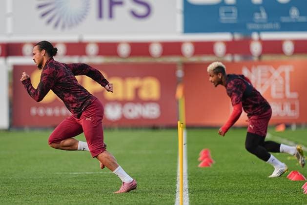 Ahead of Galatasaray and Bodo Glimt - UEFA Champions League ISTANBUL, TURKIYE - OCTOBER 21: Leroy Sane (L) of Galatasaray attends the training session at Kemerburgaz Metin Oktay Facilities ahead of UEFA Champions League football match between Galatasaray and Bodo Glimt in Istanbul, Turkiye on October 21, 2025. Adem Kutucu Anadolu Istanbul Turkey. Editorial use only. Please get in touch for any other usage.  Copyright: x2025xAnadoluxAdemxKutucux