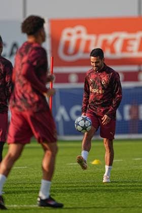 Ahead of Galatasaray and Bodo Glimt - UEFA Champions League ISTANBUL, TURKIYE - OCTOBER 21: Ilkay Gundogan (R) of Galatasaray attends the training session at Kemerburgaz Metin Oktay Facilities ahead of UEFA Champions League football match between Galatasaray and Bodo Glimt in Istanbul, Turkiye on October 21, 2025. Adem Kutucu Anadolu Istanbul Turkey. Editorial use only. Please get in touch for any other usage.  Copyright: x2025xAnadoluxAdemxKutucux
