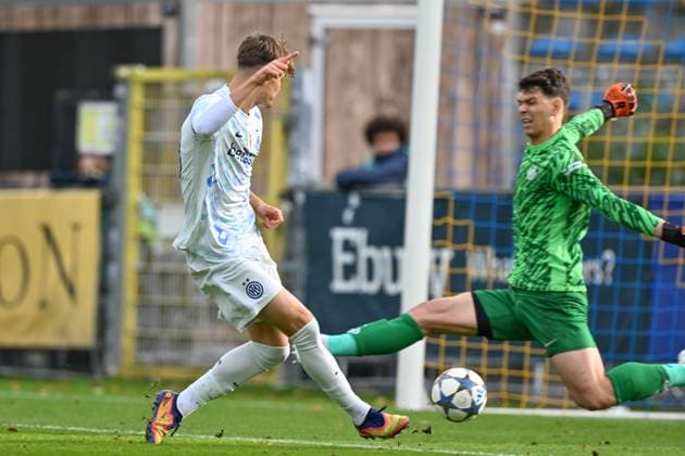 251021 Youth League Youth League : Royale Union Saint-Gilloise vs FC Internazionale Milano Roberts Kukulis (20) of Inter pictured in action during the matchday 3 Uefa Youth League League Phase game in season 2025 - 2026 between the Under 19 teams of Royale Union Saint-Gilloise and FC Internazionale Milano on October 21 , 2025 in Vorst, Belgium. (Photo by David Catry sportpix) Vorst Joseph Marien Brussels Belgium  Copyright: xsportpixxDavidxCatryx