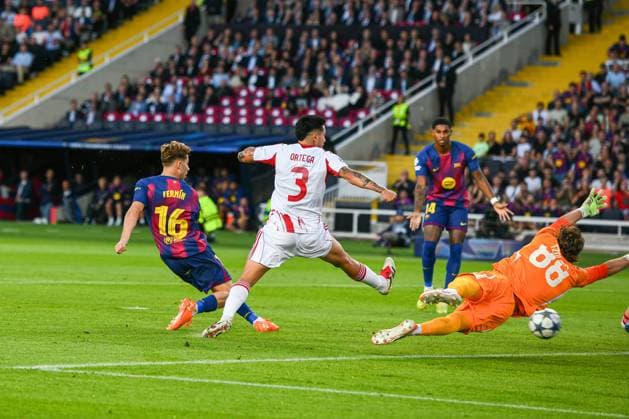 FC Barcelona, Barca v OLIMPIACOS FC OLIMPIC STADIUM LLUIS COMPANYS. MONTJUIC,BARCELONA. October 21,2025 FC BARCELONA vs OLIMPIACOS FC October 21,2025 Fermin Lopez (16) of FC Barcelona scores his team s first goal during the soccer match corresponding to the third match of the group stage of the UEFA Champions League between FC Barcelona and Olimpiacos FC at Olimpic Stadium Lluis Companys of MontjuÃ¯c in Barcelona, Spain. Barcelona ESP Copyright: xS.xRosx