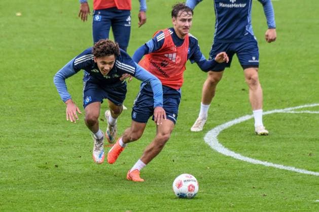 Jason Bissi Mouelle Henri Schümann HSV on the ball Germany , Hamburg , Volksparkstadion , Training ground soccer , 1 Bundesliga , Training of Hamburger SV