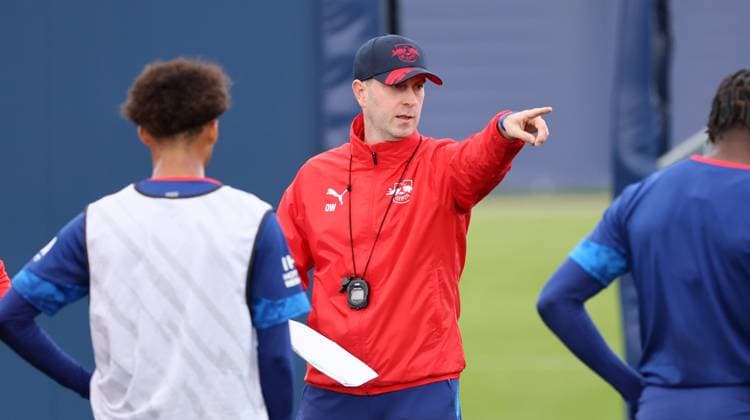 Leipzig, 21 10 2025, Red Bull training center at Cottaweg, Academy, Football, Rasenballsport Leipzig, Training RB Leipzig, In the picture coach Ole Werner, RB Leipzig ,
