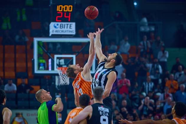 GER, ratiopharm ulm vs Besiktas GAIN Istanbul, basketball, 4th round, BKT EuroCup, 2025 2026 season, 21 10 2025 GER, ratiopharm ulm vs Besiktas GAIN Istanbul, basketball, 4th round, BKT EuroCup, 2025 2026 season, 21 10 2025 New Ulm Copyright: xEibner-Pressefoto GeraldxOelze-dexStoppanyx EP_ODS