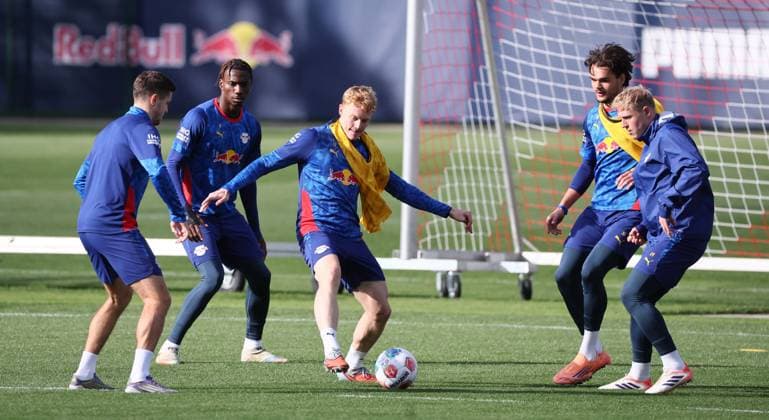 Leipzig, 21 10 2025, Red Bull training center at Cottaweg, Academy, Football, Rasenballsport Leipzig, Training RB Leipzig, In the picture Nicolas Seiwald 13, RB Leipzig ,