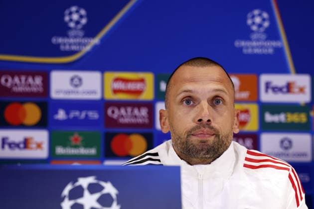 LONDON - Ajax coach John Heitinga during the MD-1 press conference, PK, Pressekonferenz ahead of the UEFA Champions League match against Chelsea FC at Stamford Bridge on October 21, 2025, in London, United Kingdom. ANP MAURICE VAN STEEN UEFA Champions League 2025-2026 xVIxANPxSportx xxANPxIVx 539888957 originalFilename: 539888957.jpg