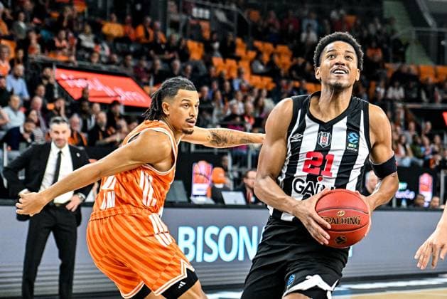 GER, EuroCup, ratiopharm Ulm vs Besiktas GAIN Istanbul 21 10 2025, ratiopharm arena, Neu Ulm, GER, EuroCup, ratiopharm Ulm vs Besiktas GAIN Istanbul, pictured Nelson Weidemann Ulm, 0 , Antony Brown Istanbul, 21 nordphotoxGmbHx xHafner nph00200