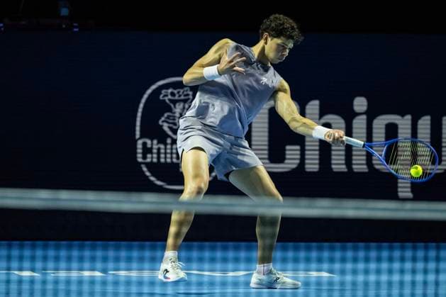 21st October 2025; St. Jakobshalle, Basel, Switzerland; 2025 ATP, Tennis Herren Swiss Indoor Tennis Day 3; Ben Shelton (USA) in action during the match against Kamil Majchrzak (POL) in the first round  DavidxEmm