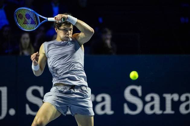 21st October 2025; St. Jakobshalle, Basel, Switzerland; 2025 ATP, Tennis Herren Swiss Indoor Tennis Day 3; Ben Shelton (USA) in action during the match against Kamil Majchrzak (POL) in the first round  DavidxEmm