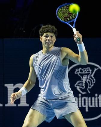21st October 2025; St. Jakobshalle, Basel, Switzerland; 2025 ATP, Tennis Herren Swiss Indoor Tennis Day 3; Ben Shelton (USA) in action during the match against Kamil Majchrzak (POL) in the first round  DavidxEmm