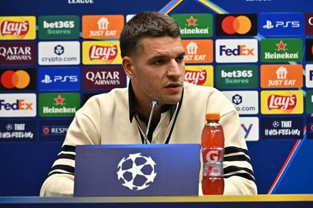 October 21, 2025, Bergamo, Lombardia: Atalanta s Berat Djimsiti during press conference, PK, Pressekonferenz on the eve of the UEFA Champions League soccer match between Atalanta BC and SK Slavia Praha at Bergamo Stadium in Bergamo, Italy, 21 October 2025..ANSA MICHELE MARAVIGLIA. Soccer: Champions League; Atalanta-Slavia Praha  - ZUMAa110 20251021_zaf_a110_043 Copyright: xMichelexMaravigliax