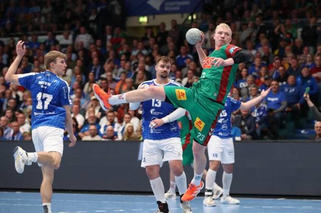 21 10 2025, xtgx, Handball, DHB Pokal 2 Runde, Dessau Rosslauer HV 06 SC Magdeburg v l Magnus Saugstrup Magdeburg, 23 wirft Tor, Torschuetze, erzielt Tor, Treffer, scores the goal Dessau