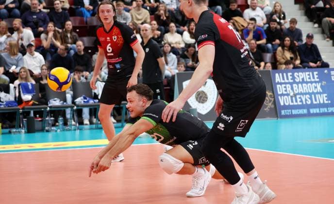 BAU 21 10 2025 Ludwigsburg Volleyball Barock Volleys MTV Ludwigsburg vs SVG Lüneburg, f l Ben Simon Bonin, Jeffrey Klok LB