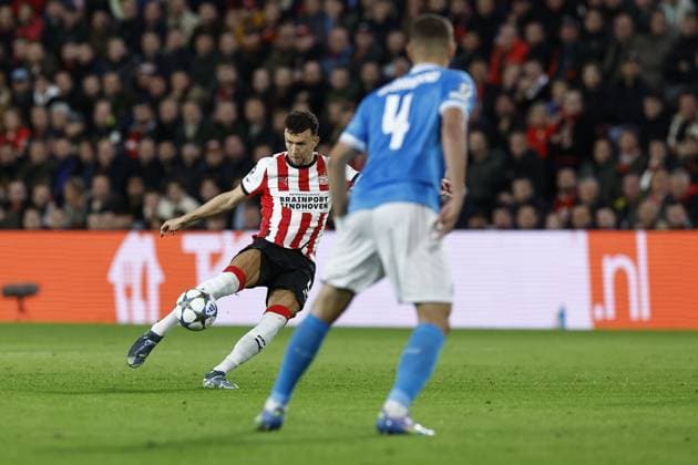 EINDHOVEN , 21-10-2025 , Philips Stadium , season 2025 2026 , UEFA Champions League football , League phase Matchday 3 , match between PSV and Napoli , picture shows PSV player Ivan Perisic PSV - Napoli  x31629454x Copyright: