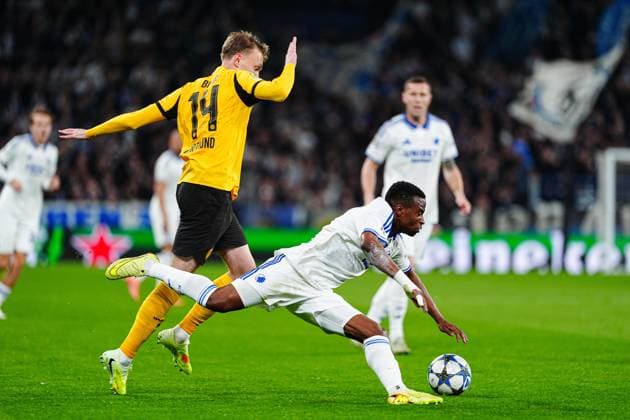 Nico Schlotterbeck Borussia Dortmund, 04 , Youssoufa Moukoko FC Copenhagen, 09 DEN, FC Copenhagen vs Borussia Dortmund, Football, UEFA Champions League, Matchday 3, Season 2025 2026, 21 10 2025 DEN, FC Copenhagen vs Borussia Dortmund, Football, UEFA Champions League, Matchday 3, Season 2025 2026, 21 10 2025 Copenhagen Copyright: xEibner-Pressefoto MarcelxvonxFehrnx EP_MFN