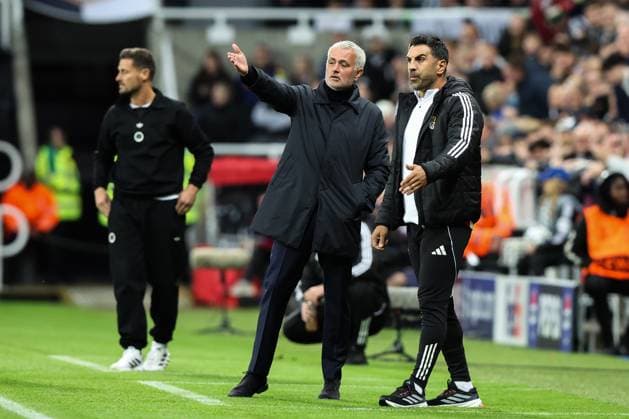 Newcastle Upon Tyne, England, 21st October 2025. Jose Mourinho manager of Benfica during the Newcastle United vs Benfica UEFA Champions League match at St. James Park, Newcastle Upon Tyne. Picture credit should read: Nigel Roddis Sportimage EDITORIAL USE ONLY. No use with unauthorised audio, video, data, fixture lists, club league logos or live services. Online in-match use limited to 120 images, no video emulation. No use in betting, games or single club league player publications. SPI_015_NR_NEWC_BENF SPI-4229-0014