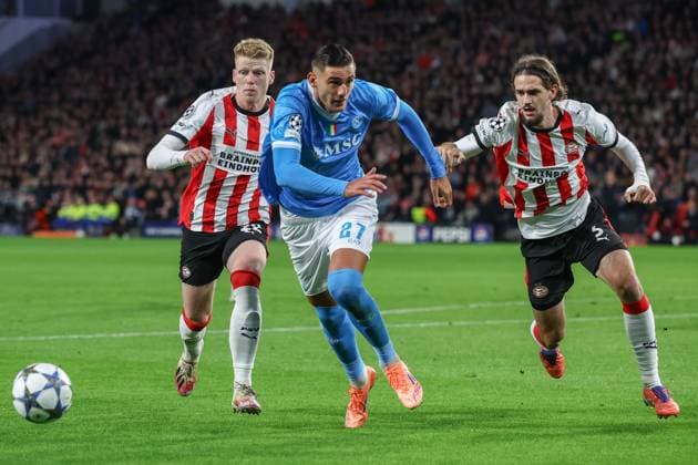 EINDHOVEN , 21-10-2025 , Philips Stadium , season 2025 2026 , UEFA Champions League football , League phase Matchday 3 , match between PSV and Napoli , picture shows Napoli player Lorenzo Lucca PSV - Napoli  x31629540x Copyright: