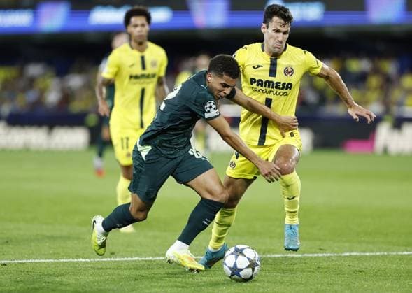 Rico Lewis of Manchester City is challenged by Rafa Marin of Villarreal Villarreal v Manchester City, UEFA Champions League, Group Stage, Football, Estadi de la Cermica, Villarreal, Spain - 21 Oct 2025Villarreal Estadi de la Ceràmica United Kingdom EDITORIAL USE ONLY No use with unauthorised audio, video, data, fixture lists, club league logos or live services. Online in-match use limited to 120 images, no video emulation. No use in betting, games or single club league player publications.  Copyright: xRubenxAlbarran Shutterstockx 15552307an