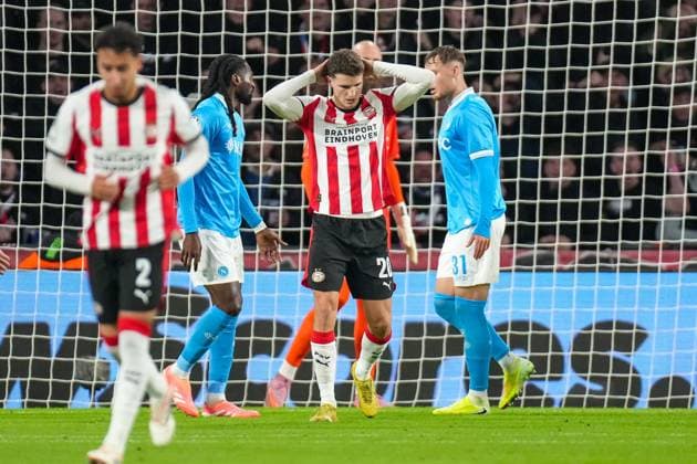 2025-10-21 PSV v SSC Napoli - UEFA Champions League 2025 26 League Phase MD3 EINDHOVEN, NETHERLANDS - OCTOBER 21: Guus Til of PSV looks dejected after a huge chance during the UEFA Champions League 2025 26 League Phase MD3 match between PSV and SSC Napoli at Philips Stadion on October 21, 2025 in Eindhoven, Netherlands. Eindhoven Philips Stadion Netherlands Content not available for redistribution in The Netherlands directly or indirectly through any third parties. Copyright: xJorisxVerwijstx