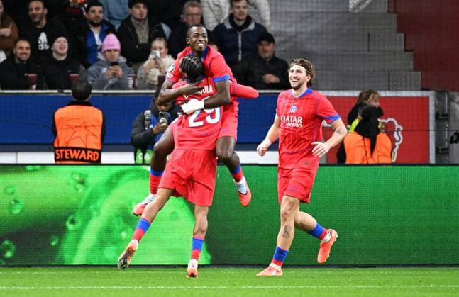 Football, Champions League, Germany, Men, Season 2025 2026, Matchday 3, BayArena Leverkusen Bayer Leverkusen FC Paris Saint Germain Cheers Willian Pacho PSG after his goal to 0 1 Cheers, joy, action