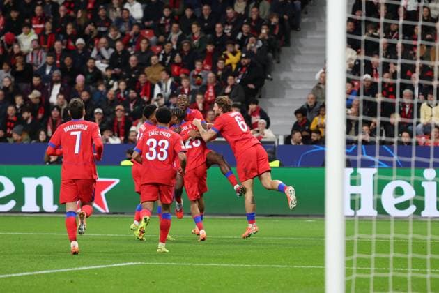 21 10 2025, xrekx, Football UEFA Champions League, Bayer 04 Leverkusen Paris St Germain PSG v l Goal celebration after the goal to celebrate the goal celebrate 0 1 by Willian Pacho FC Paris Saint Germain DFL DFB REGULATIONS PROHIBIT ANY USE OF PHOTOGRAPHS as IMAGE SEQUENCES and or QUASI VIDEO Leverkusen