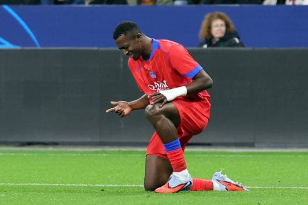 21 10 2025, xrekx, Football UEFA Champions League, Bayer 04 Leverkusen Paris St Germain PSG v l Goal celebration after the goal to celebrate the goal celebrate 0 1 by Willian Pacho FC Paris Saint Germain DFL DFB REGULATIONS PROHIBIT ANY USE OF PHOTOGRAPHS as IMAGE SEQUENCES and or QUASI VIDEO Leverkusen