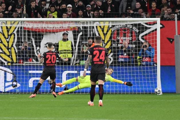 Alejandro Grimaldo Bayer 04 Leverkusen misses the penalty 21 10 2025, Football, UEFA Champions League 2025 2026, Matchday 3, Bayer 04 Leverkusen Paris St Germain UEFA regulations prohibit any use of photographs as image sequences and or quasi video Leverkusen BayArena Nordrhein Westfalen Germany Team2