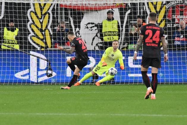 Alejandro Grimaldo Bayer 04 Leverkusen misses the penalty 21 10 2025, Football, UEFA Champions League 2025 2026, Matchday 3, Bayer 04 Leverkusen Paris St Germain UEFA regulations prohibit any use of photographs as image sequences and or quasi video Leverkusen BayArena Nordrhein Westfalen Germany Team2