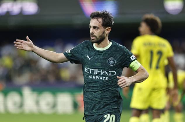 Bernardo Silva of Manchester City celebrates scoring a goal to make it 0-2 Villarreal v Manchester City, UEFA Champions League, Group Stage, Football, Estadi de la Cermica, Villarreal, Spain - 21 Oct 2025Villarreal Estadi de la Ceràmica United Kingdom EDITORIAL USE ONLY No use with unauthorised audio, video, data, fixture lists, club league logos or live services. Online in-match use limited to 120 images, no video emulation. No use in betting, games or single club league player publications.  Copyright: xRubenxAlbarran Shutterstockx 15552307bg