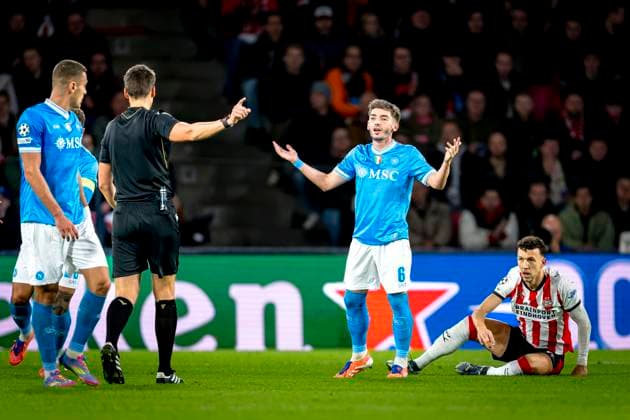 SSC Napoli midfielder Billy Gilmour during the match PSV Eindhoven vs SSC Napoli at the Philips stadium for the Champions League - League phase - Matchday 3 season 2025-2026 in EINDHOVEN, Netherlands on 21 oktober 2025, (photo by Marcel van Dorst EYE4images DeFodi Images) SSC Napoli midfielder Billy Gilmour during the match PSV Eindhoven vs SSC Napoli at the Philips stadium for the Champions League phase Matchday 3 season 2025 2026 in EINDHOVEN, Netherlands on 21 oktober 2025, photo by Marcel van Dorst EYE4images DeFodi Images