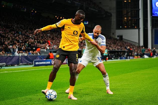 Serhou Guiassy Borussia Dortmund, 09 , Pantelis Hatzidiakos FC Copenhagen, 06 DEN, FC Copenhagen vs Borussia Dortmund, Football, UEFA Champions League, Matchday 3, 2025 2026 season, 21 10 2025 DEN, FC Copenhagen vs Borussia Dortmund, Football, UEFA Champions League, Matchday 3, 2025 2026 season, 21 10 2025 Copenhagen Copyright: xEibner-Pressefoto MarcelxvonxFehrnx EP_MFN