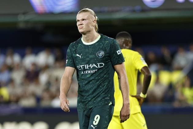 Erling Haaland of Manchester City Villarreal v Manchester City, UEFA Champions League, Group Stage, Football, Estadi de la Cermica, Villarreal, Spain - 21 Oct 2025Villarreal Estadi de la Ceràmica United Kingdom EDITORIAL USE ONLY No use with unauthorised audio, video, data, fixture lists, club league logos or live services. Online in-match use limited to 120 images, no video emulation. No use in betting, games or single club league player publications.  Copyright: xRubenxAlbarran Shutterstockx 15552307bi
