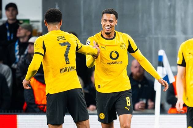 21 10 2025 Football, 2025 2026, Champions League, Matchday 3, FC Copenhagen Borussia Dortmund R Felix Nmecha Dortmund celebrates after his goal to 0 1 with L Jobe Bellingham Dortmund