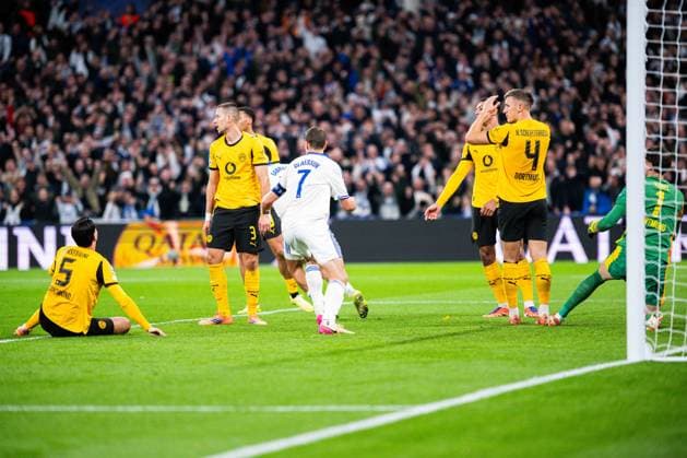 21 10 2025 Football, 2025 2026, Champions League, Matchday 3, FC Copenhagen Borussia Dortmund L R Ramy Bensebaini Dortmund , Waldemar Anton Dortmund , Jobe Bellingham Dortmund , Nico Schlotterbeck Dortmund , Gregor Kobel Dortmund after the goal for 1 1