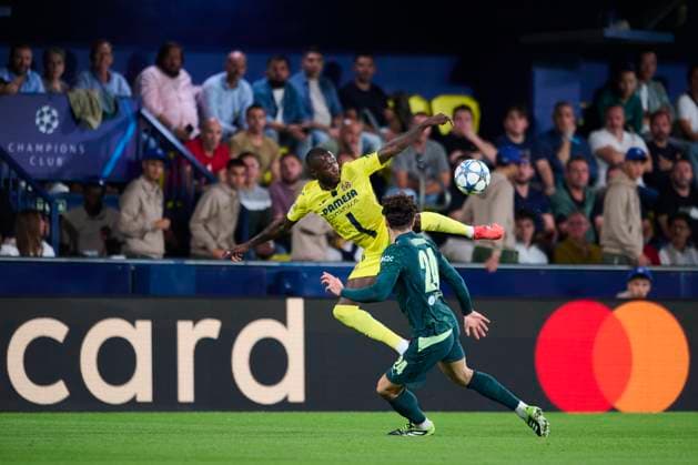 Villarreal CF v Manchester City - UEFA Champions League 2025 26 League Phase MD3 VILLARREAL, SPAIN - OCTOBER 21: Nicolas Pepe of Villarreal CF competes for the ball with Josko Gvardiol of Manchester City during the UEFA Champions League 2025 26 League Phase MD3 match between Villarreal CF and Manchester City at Estadio de la Ceramica on October 21, 2025 in Villarreal, Spain. (Photo by Francisco Macia Photo Players Images Magara Press) Villarreal Estadio de la Ceramica Spain Copyright: xFrancsicoxMaciax