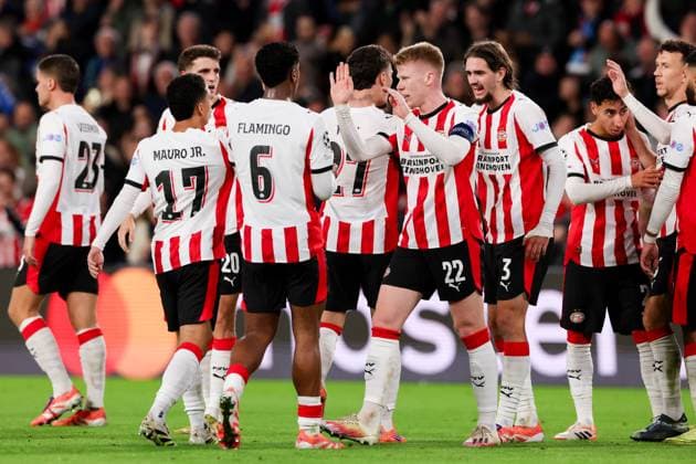 2025-10-21 PSV v SSC Napoli - UEFA Champions League 2025 26 League Phase MD3 EINDHOVEN, NETHERLANDS - OCTOBER 21: Players of PSV celebrating own goal of Alessandro Buongiorno of SSC Napoli, Guus Til of PSV, Dennis Man of PSV, Jerdy Schouten of PSV, Yarek Gasiorowski of PSV during the UEFA Champions League 2025 26 League Phase MD3 match between PSV and SSC Napoli at Philips Stadion on October 21, 2025 in Eindhoven, Netherlands. Eindhoven Philips Stadion Netherlands Content not available for redistribution in The Netherlands directly or indirectly through any third parties. Copyright: xBenxGalx