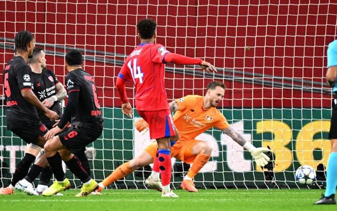 Football, Champions League, Germany, Men, Season 2025 2026, Matchday 3, BayArena Leverkusen Bayer Leverkusen FC Paris Saint Germain Desire Doue PSG scores to make it 1-2 against Mark Flekken LEV