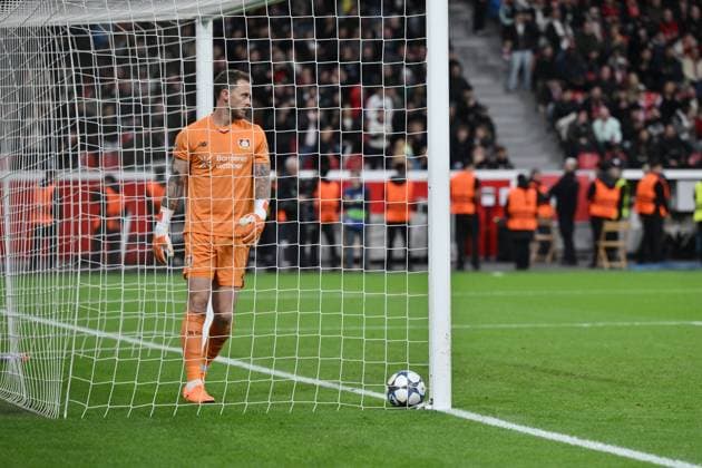 Goalkeeper Mark Flekken Bayer 04 Leverkusen after conceding the fourth goal 21 10 2025, Football, UEFA Champions League 2025 2026, Matchday 3, Bayer 04 Leverkusen Paris St Germain UEFA regulations prohibit any use of photographs as image sequences and or quasi video Leverkusen BayArena Nordrhein Westfalen Germany Team2