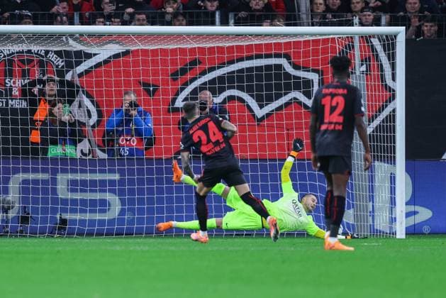Soccer Champions League Matchday 3 Bayer 04 Leverkusen Paris St Germain on 21 10 2025 at the BayArena in Leverkusen Aleix Garcia Leverkusen scores 1 1 xJRx