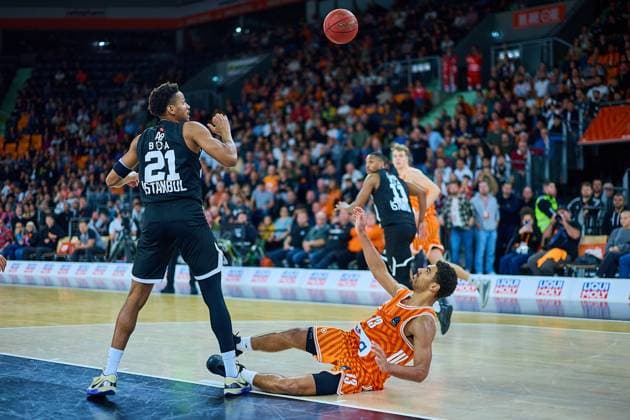 GER, ratiopharm ulm vs Besiktas GAIN Istanbul, basketball, 4th round, BKT EuroCup, 2025 2026 season, 21 10 2025 GER, ratiopharm ulm vs Besiktas GAIN Istanbul, basketball, 4th round, BKT EuroCup, 2025 2026 season, 21 10 2025 New Ulm Copyright: xEibner-Pressefoto GeraldxOelze-dexStoppanyx EP_ODS