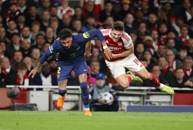 Jose Maria Gimenez (AM) Viktor Gyokeres (A) at the Arsenal v Atletico Madrid UEFA Champions League match, at the Emirates Stadium, London, UK on 21st October, 2025. 