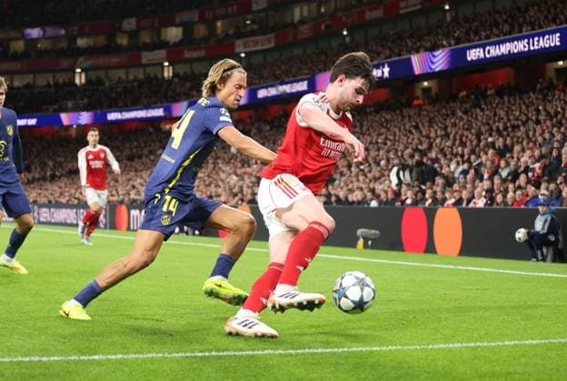 Marcos Llorente (AM) Declan Rice (A) at the Arsenal v Atletico Madrid UEFA Champions League match, at the Emirates Stadium, London, UK on 21st October, 2025. 