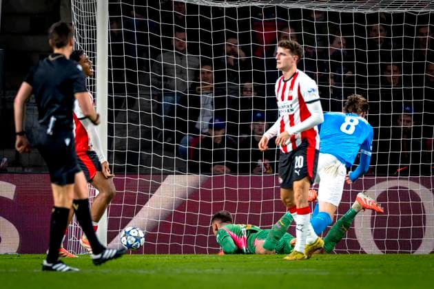 SSC Napoli midfielder Scott McTominay scores the 0-1 during the match PSV Eindhoven vs SSC Napoli at the Philips stadium for the Champions League - League phase - Matchday 3 season 2025-2026 in EINDHOVEN, Netherlands on 21 oktober 2025, (photo by Marcel van Dorst EYE4images DeFodi Images) SSC Napoli midfielder Scott McTominay scores the 0 1 during the match PSV Eindhoven vs SSC Napoli at the Philips stadium for the Champions League League phase Matchday 3 season 2025 2026 in EINDHOVEN, Netherlands on 21 oktober 2025, photo by Marcel van Dorst EYE4images DeFodi Images