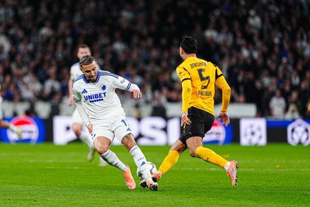Jordan Larsson FC Copenhagen, 11 , Ramy Bensebaini Borussia Dortmund, 05 DEN, FC Copenhagen vs Borussia Dortmund, Football, UEFA Champions League, Matchday 3, Season 2025 2026, 21 10 2025 DEN, FC Copenhagen vs Borussia Dortmund, Football, UEFA Champions League, Matchday 3, Season 2025 2026, 21 10 2025 Copenhagen Copyright: xEibner-Pressefoto MarcelxvonxFehrnx EP_MFN