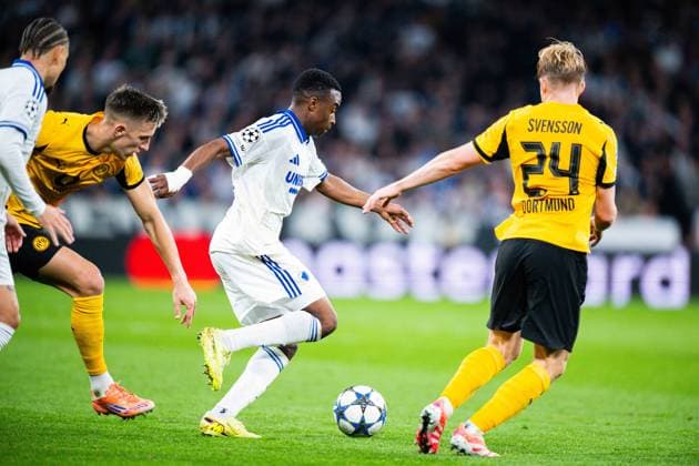 21 10 2025 Football, 2025 2026, Champions League, Matchday 3, FC Copenhagen Borussia Dortmund L R Nico Schlotterbeck Dortmund , Youssoufa Moukoko Copenhagen , Daniel Svensson Dortmund