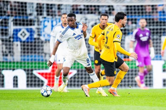 21 10 2025 Football, 2025 2026, Champions League, Matchday 3, FC Copenhagen Borussia Dortmund L R Youssoufa Moukoko Copenhagen , Ramy Bensebaini Dortmund