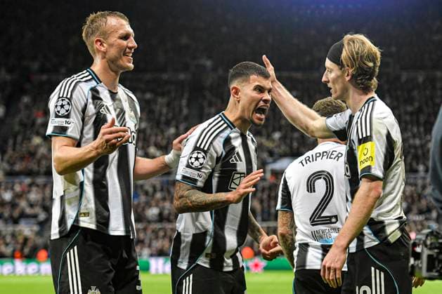 Newcastle United v Benfica UEFA Champions League Anthony Gordon of Newcastle United celebrates his goal with Dan Burn and Bruno Guimaraes during the UEFA Champions League match at St. James s Park, Newcastle UK Newspapers OUT Copyright: xJamiexJohnstonx FIL-22383-0059
