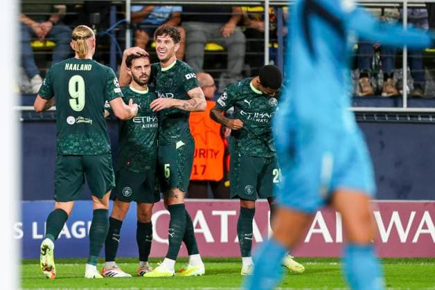 October 21, 2025, Villarreal, Castellon, Spain: Bernardo Silva of Manchester City celebrates a goal with teammates during the UEFA Champions League 2025 26 League Phase MD3 match between Villarreal CF and Manchester City at Estadio de la Ceramica on October 21, 2025 in Villarreal, Spain. Villarreal Spain - ZUMAa181 20251021_zaa_a181_381 Copyright: xIvanxTerronx