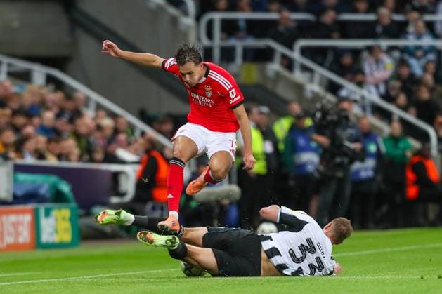 Newcastle United UEFA Champions League Dan Burn Of Newcastle United slide tackles Amar DediÄ‡ Of Benfica during the Newcastle United v S.L Benfica UEFA Champions League Round 1 League stage match at St. James Park, Newcastle Upon Tyne, England on 21 October 2025 Credit: Lee Keuneke Every Second Media Editorial use only. All images are copyright Every Second Media Limited. No images may be reproduced without prior permission. Copyright: xIMAGO EveryxSecondxMediax ESM-1628-0043 LeexKeunekex xEveryxSecondxMediax